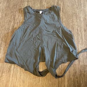 Women’s Lululemon cropped tank